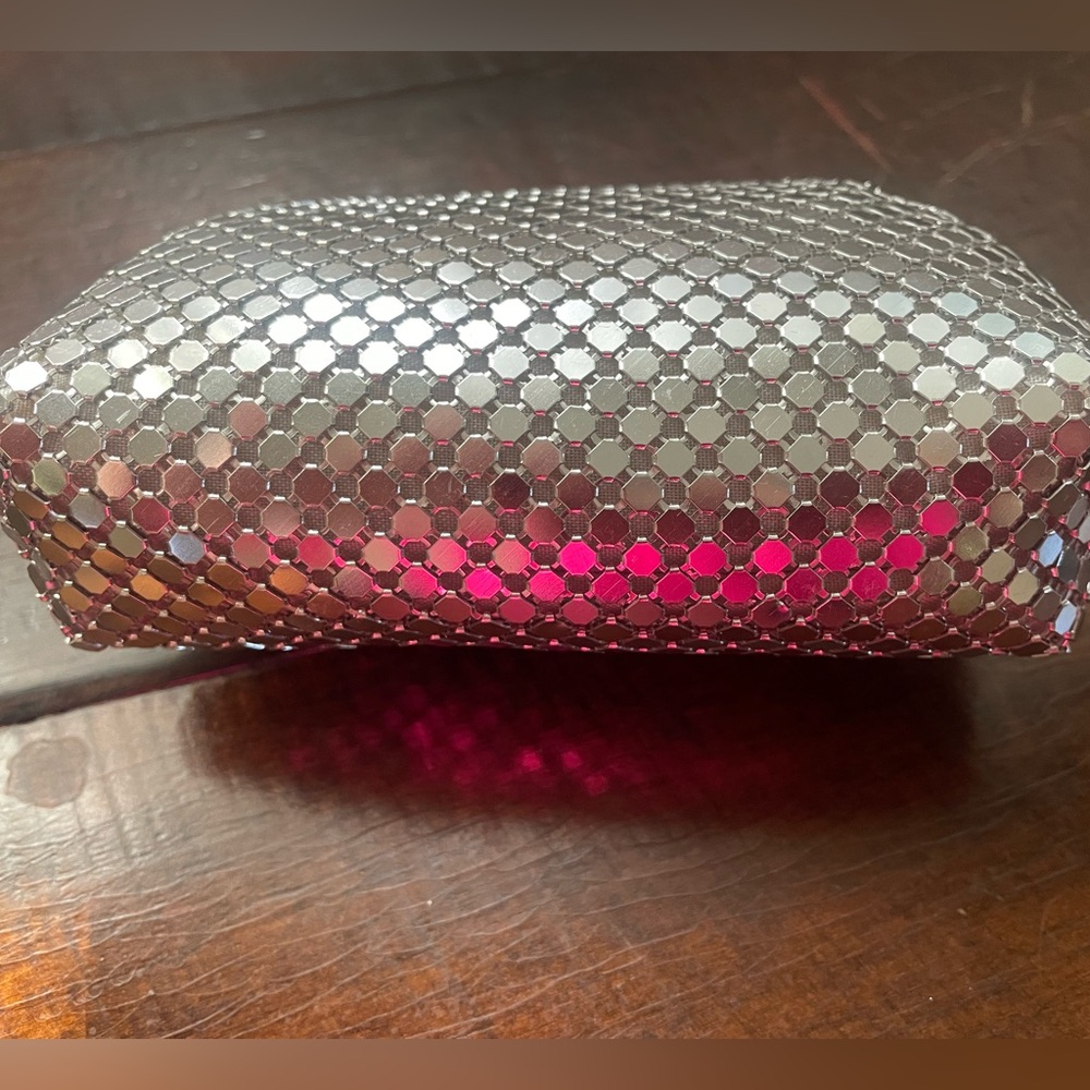 Silver tone mesh clutch/pouch. - Picture 5 of 6